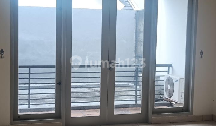 Rumah Dijual di Delatinos BSD Luas 180M