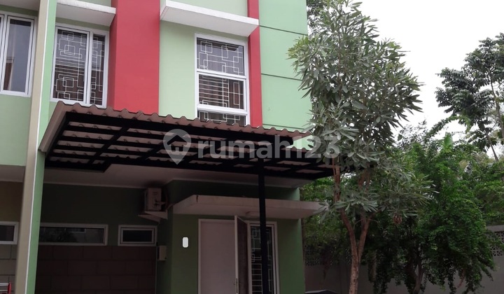 Rumah di Arcadia Village Gading Serpong