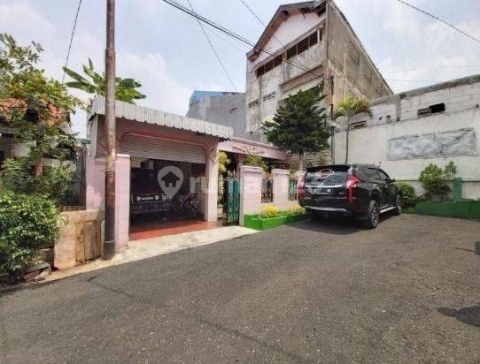 Rumah di Komplek Pertambangan Kebon Jeruk Siap Huni Luas 183m 1