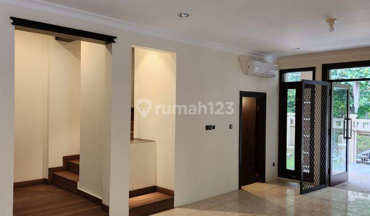 Rumah Siap Huni di Pondok Indah Posisi Hoek Selangkah Ke Pondok Indah Mall 2