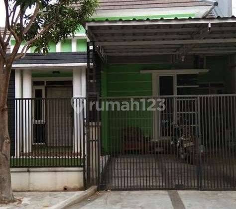 Rumah di Vila Dago Pamulang Luas 198m Halaman Belakang Luas 1