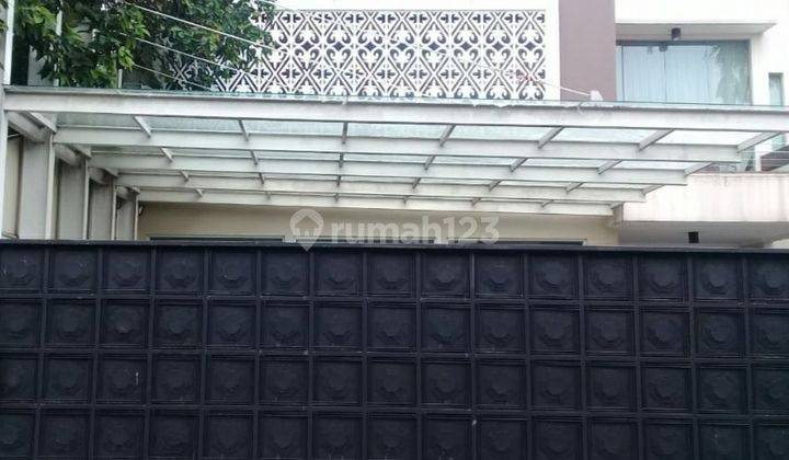 Rumah Mewah 2 Lantai Design Modern Siap Huni di Kemang Utara Jakarta Selatan 2