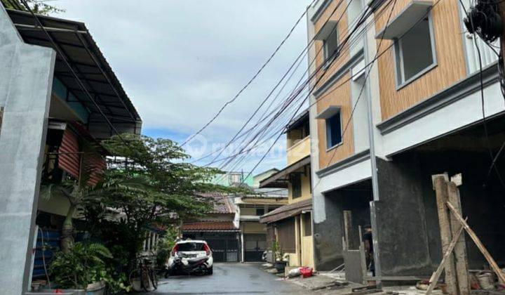 Rumah Baru 3 Lantai di Menteng Tanjung Duren Jakarta Barat 2