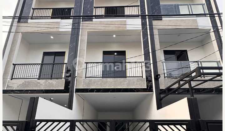 3 New 3-Story House Units in Duri Kepa, West Jakarta 3 New 3-Story House Units in Duri Kepa, West Jakarta