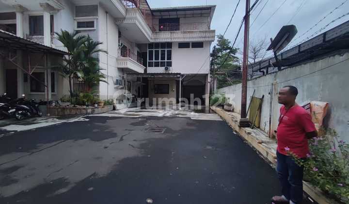 Rumah 3 Lantai Plus 43 Kamar Kost dan Kios di Karbela Dekat Sudirman