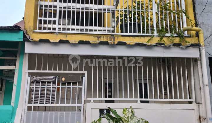 2-Story House Ready to Occupy in Matraman, East Jakarta 1
