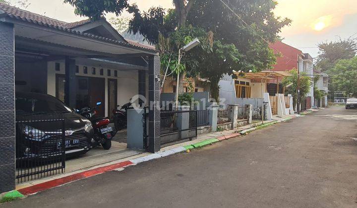 Rumah di Villa Dago Tol Lokasi Strategis  1