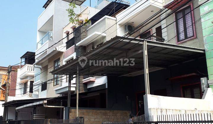 Rumah 2 Lantai di Kelapa Gading Siap Huni 1