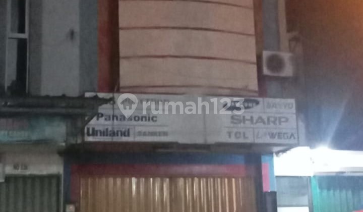 Shop House in North Bogor, Great for Business or Office Use. Shop House in North Bogor, Great for Business or Office Use.