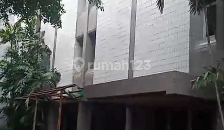 Gedung di Daan Mogot Raya Luas 4336m