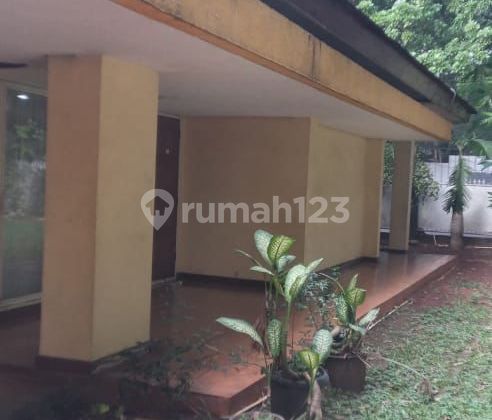 Spacious and Lush House in Tebet, South Jakarta 2