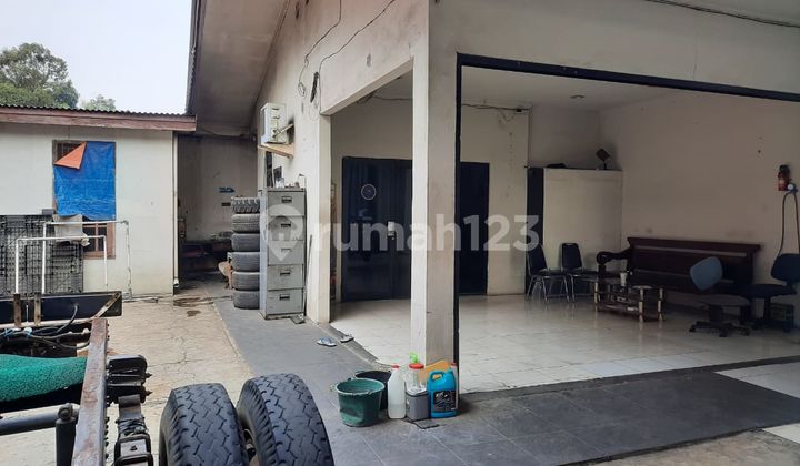 Showroom at Jl Raya Viktor BSD Strategic Location Showroom at Jl Raya Viktor BSD Strategic Location