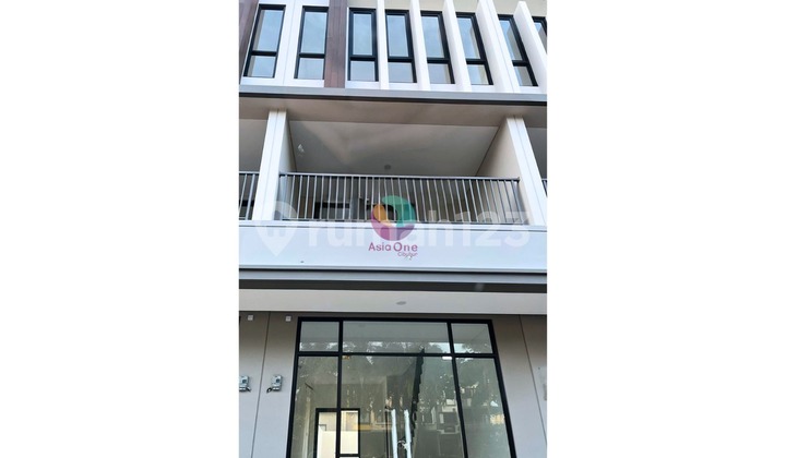 Strategic 3-Story Shop-House Ready for Use in Legenda Wisata 2