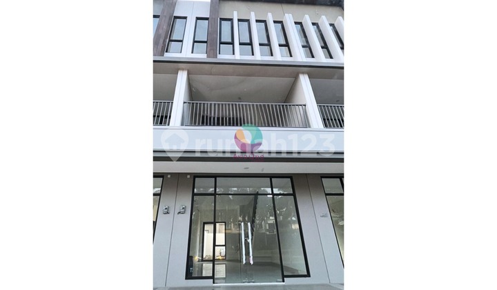 Strategic 3-Story Shop-House Ready for Use in Legenda Wisata