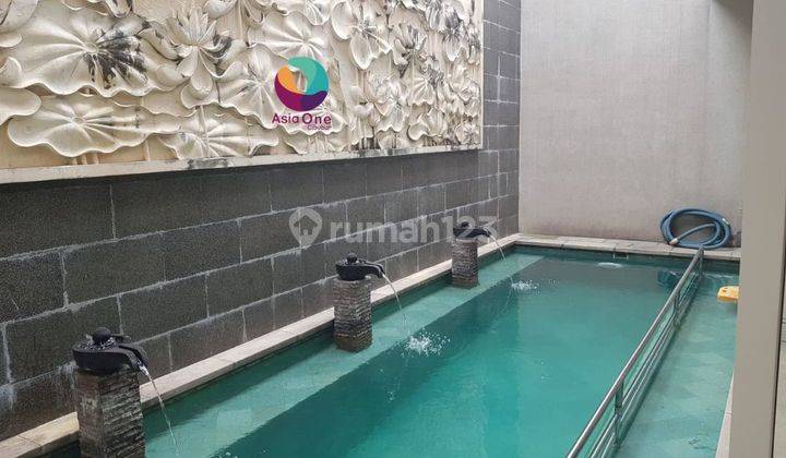 Rumah 2 lantai lengkap dengan pool di kota wisata 2