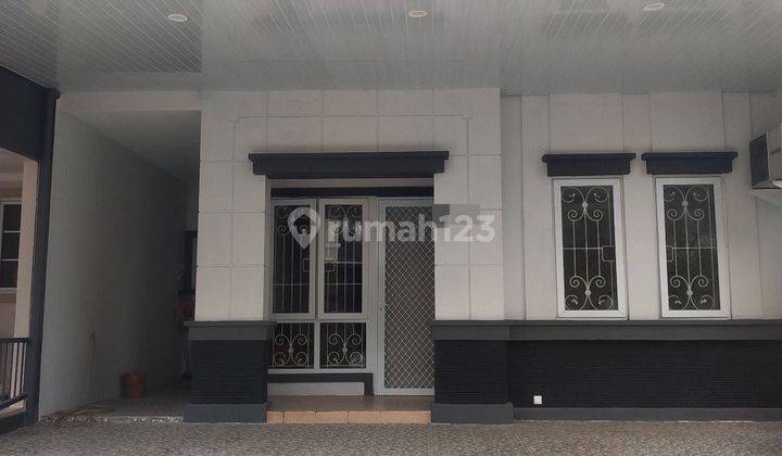 Rumah minimalis 2 lantai rapi siap huni di kota wisata 1