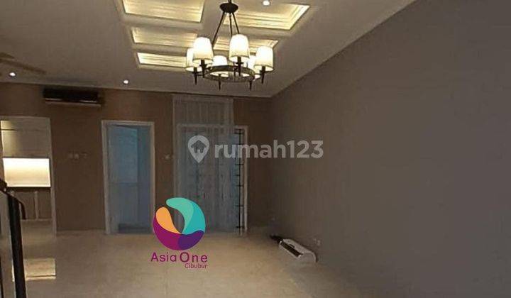 Rumah 2 lantai strategis siap huni dekat mall Tsm 2