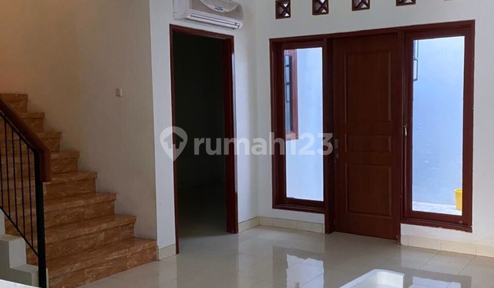 Rumah Minimalis 2 Lantai Siap Huni Di Raffles Hills 2