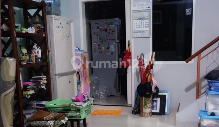 2-Story House Near School and Legenda Wisata Toll Gate 2