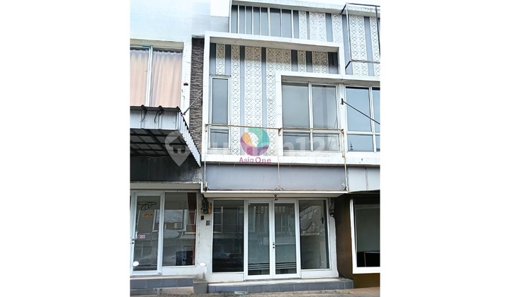 Strategic 2-Story Shophouse Ideal for Business in Tourist City 2