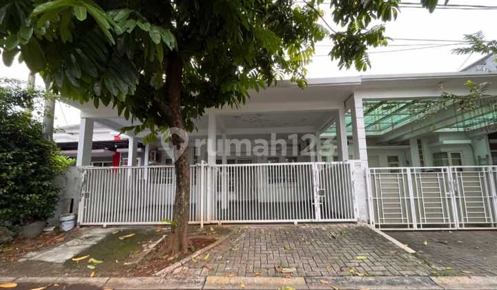 Rumah Luas Lokasi Strategis Dekat Pintu Tol Di Cibubur Country