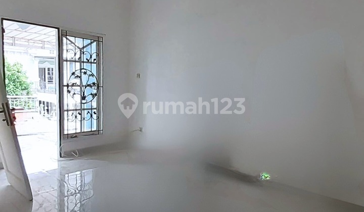 Rumah 2 Lantai Siap Huni Dekat Mall Living World Kota Wisata 2