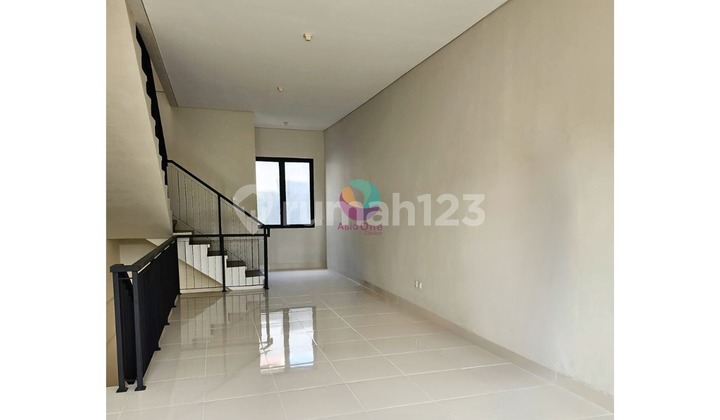 Strategic 3-Story Shop House Ideal for Business Near Toll Gate 2