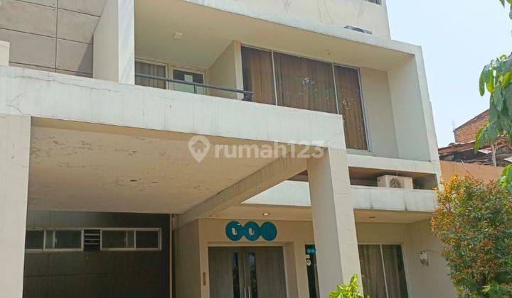 Rumah 2 Lantai Siap Huni Strategis Di Raffles Hills 1