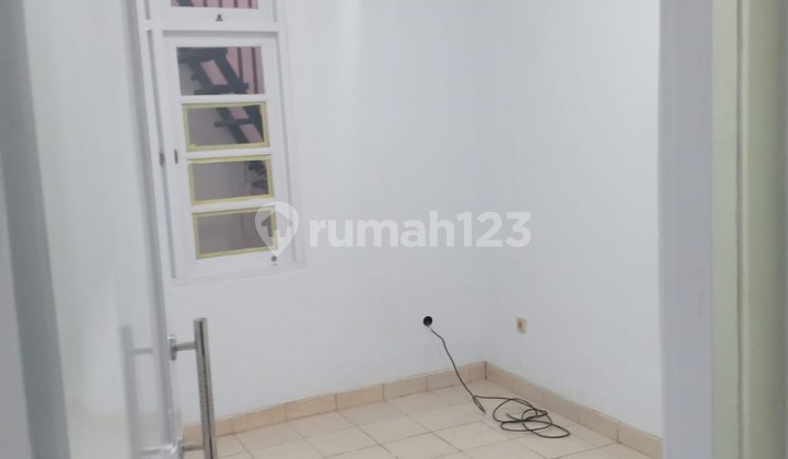 1-Story Minimalist House Near Kota Wisata Toll Gate 2