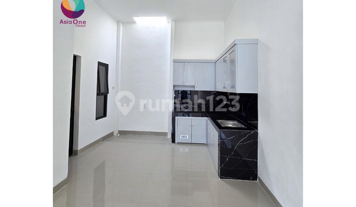 For Sale: Neat Minimalist House Ready to Occupy in Citra Indah