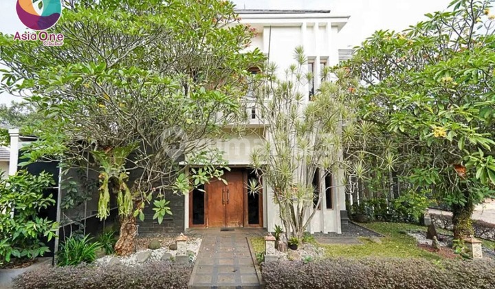 Rumah Hoek 2 Lantai Dekat Pintu Tol Di Cibubur Country