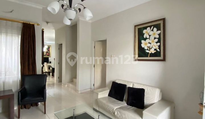 Rumah Mewah 2 Lantai Dekat Mall Living World Kota Wisata