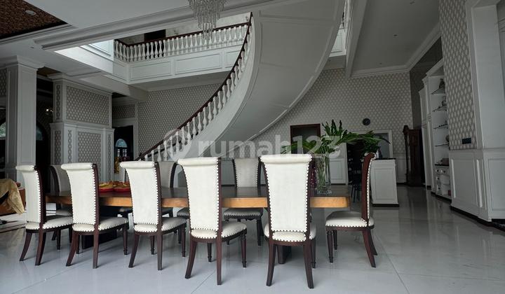 Luxury Classic Modern Building House in PIK