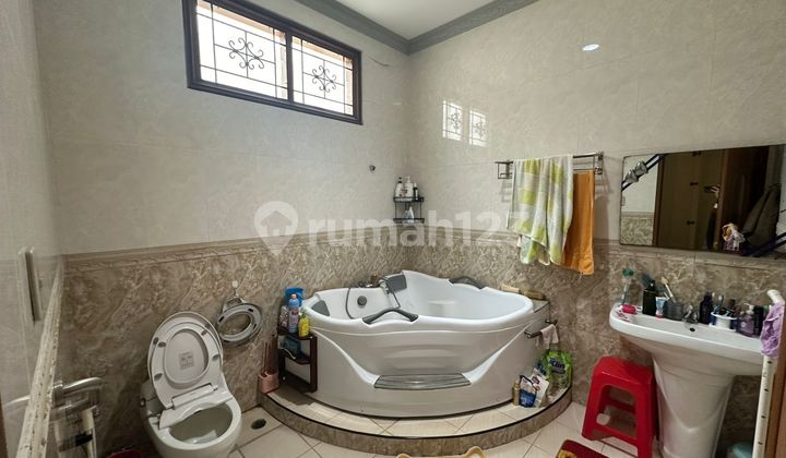 Rumah Mewah Bebas Banjir 2