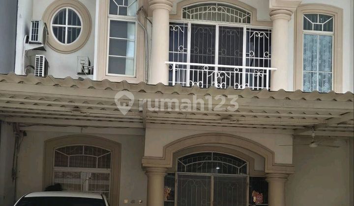 Pik - Rumah Bgm Semi Furnish di Pik