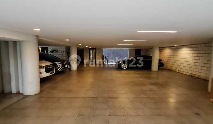 For Sale Luxury House Lotus Palace in PIK 2