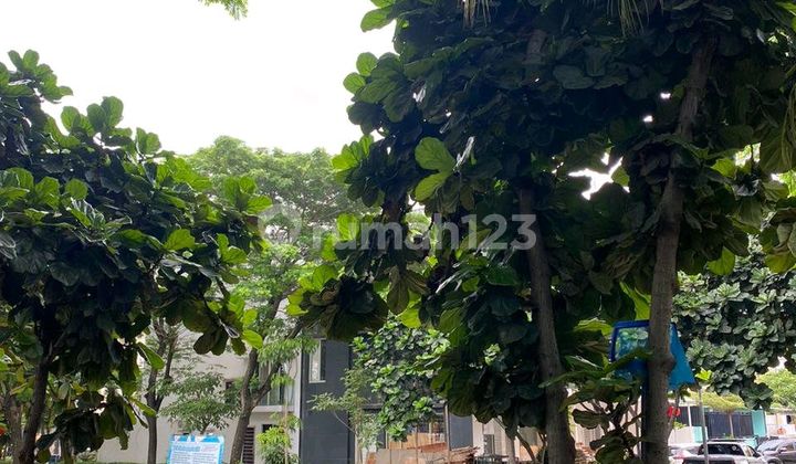 Rumah Mewah Layar Permai Fasilitas Kolam Renang