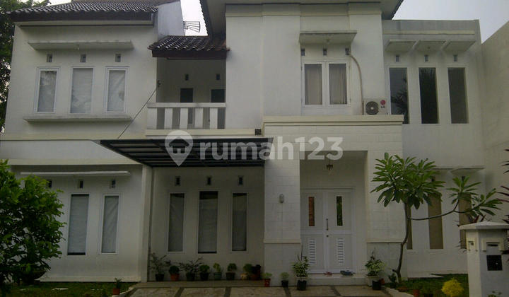 Rumah Hook 2 Lantai di Kebagusan Jakarta Selatan Rumah Hook 2 Lantai di Kebagusan Jakarta Selatan