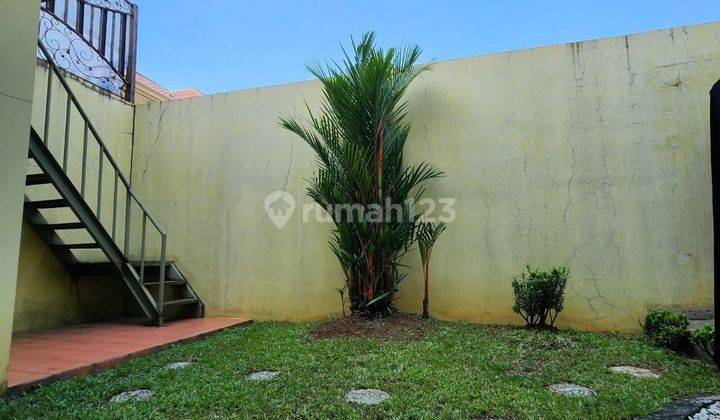 Rumah 2 Lantai Sudah Renovasi Unfurnished SHM di Kota Wisata 2