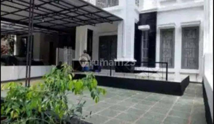 Rumah 2 Lantai Bagus Semi Furnished SHM di Legenda Wisata Cibubur 1