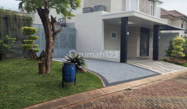 Rumah 2 Lantai Mewah Ada Kolam Renang SHM di Kota Wisata Cibubur 2