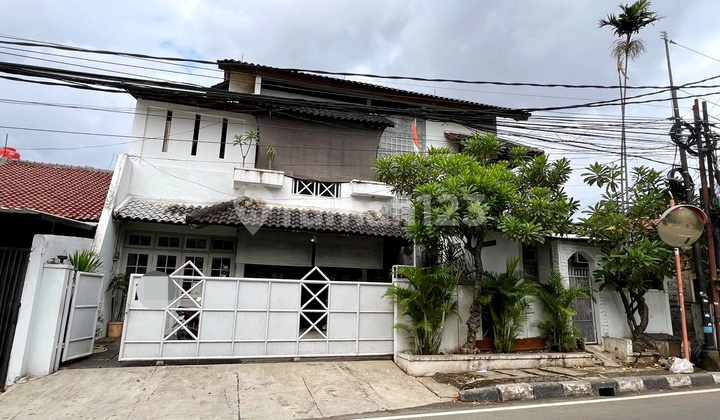 Dijual Rumah di Pinggir Jalan Pengadegan Jakarta Selatan Dijual Rumah di Pinggir Jalan Pengadegan Jakarta Selatan