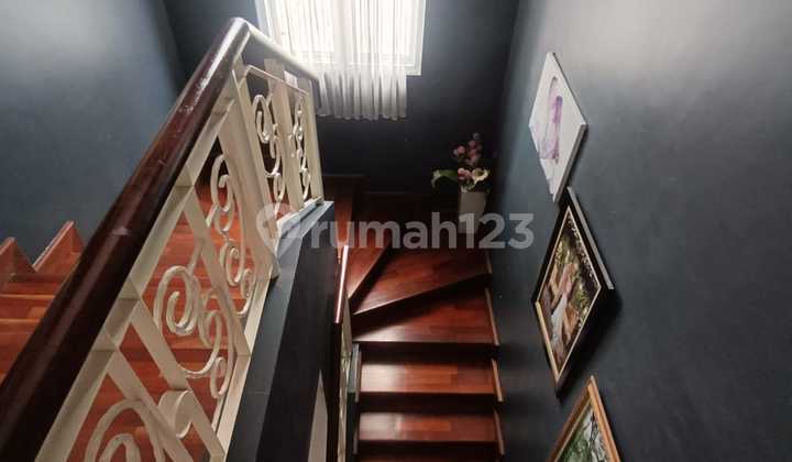 Rumah Bagus Ada Kolam Renang Siap Huni di Cibubur 2