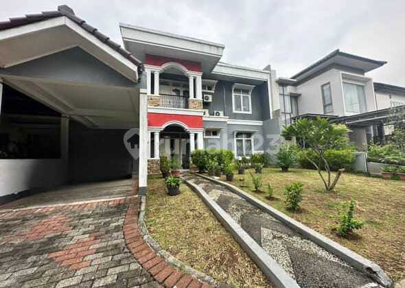 Dijual Rumah Depan Taman Siap Huni di Kota Wisata