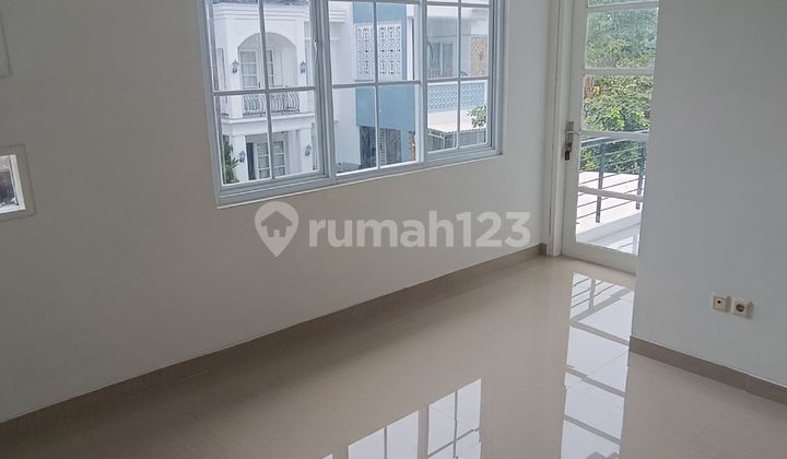 Dijual Rumah 2 Lantai Sudah Renovasi di Kota Wisata 2