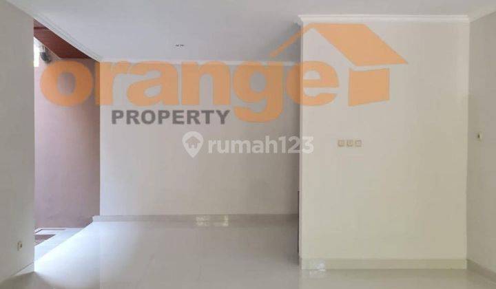 Rumah 2 Lantai Bagus Unfurnished SHM di Kota Wisata 2