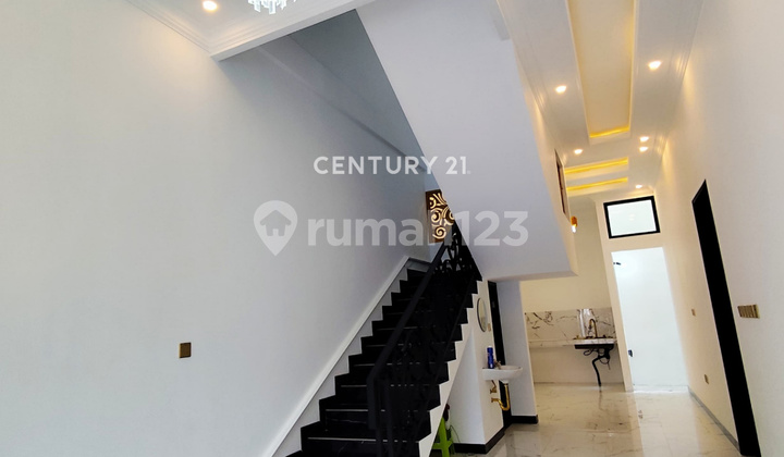 European Classic Modern 3-Story House in Pulomas S8166 European Classic Modern 3-Story House in Pulomas S8166