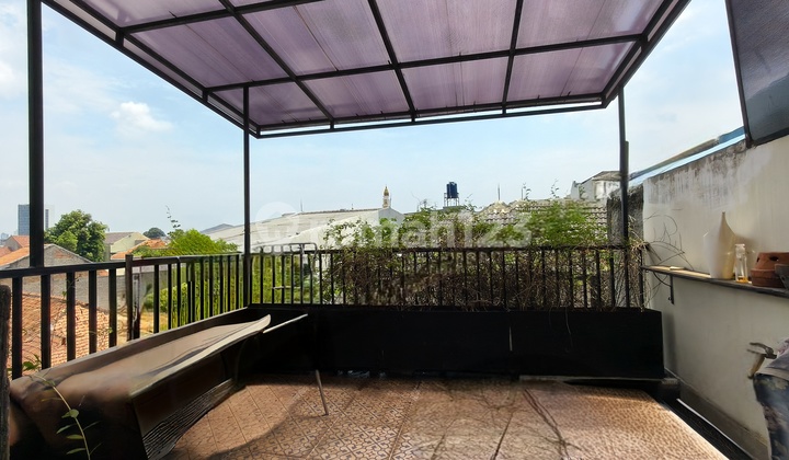 Ready-to-Occupy Bali Villa Design House in Cipinang, East Jakarta S8663 2