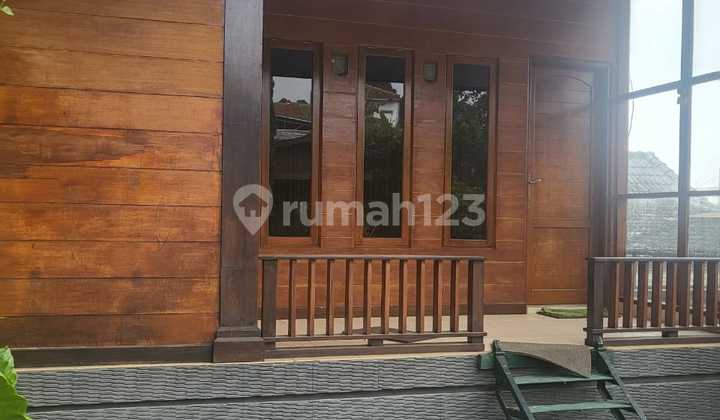 Strategic House / Villa on the Route to Lembang, Bandung