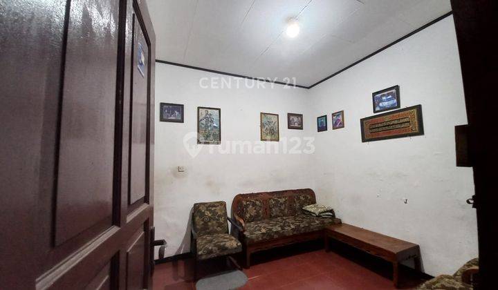 Rumah Tua Dekat Fasilitas Umum Di Ciputat S8015 2